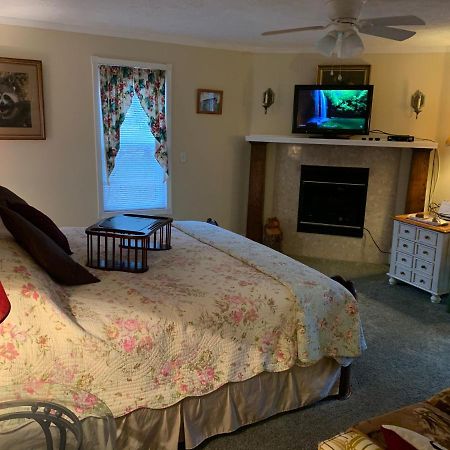 Emerald Necklace Inn Bed And Breakfast Lakewood Exteriér fotografie