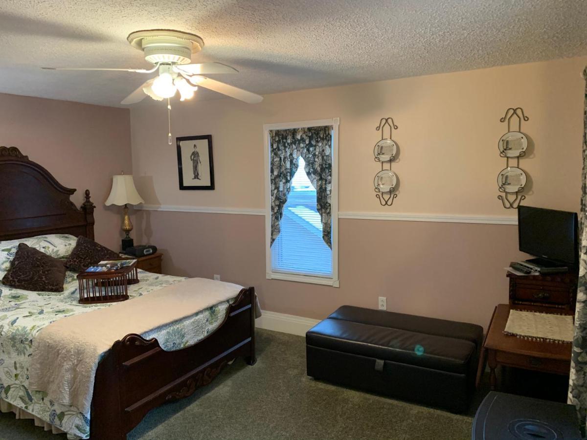Emerald Necklace Inn Bed And Breakfast Lakewood Exteriér fotografie